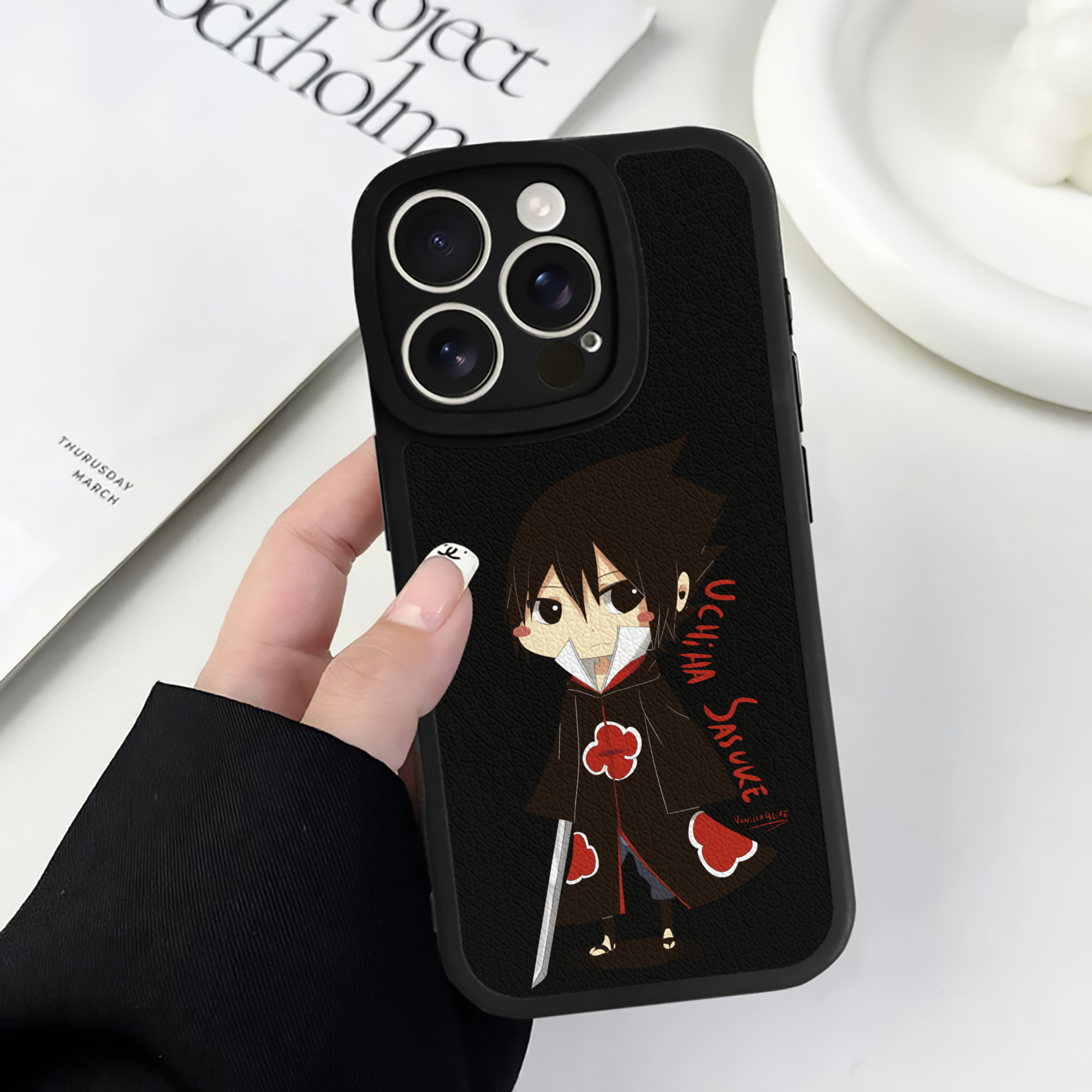 （画像用） NARUTO -ナルト- うちは サスケ Uchiha Sasuke 【iPhone 16シリーズ対応】シリコンスマホケース（レザー調） 材質：シリコン